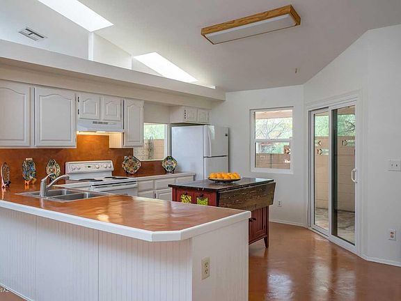 3rd image of 5250 N Canyon Way