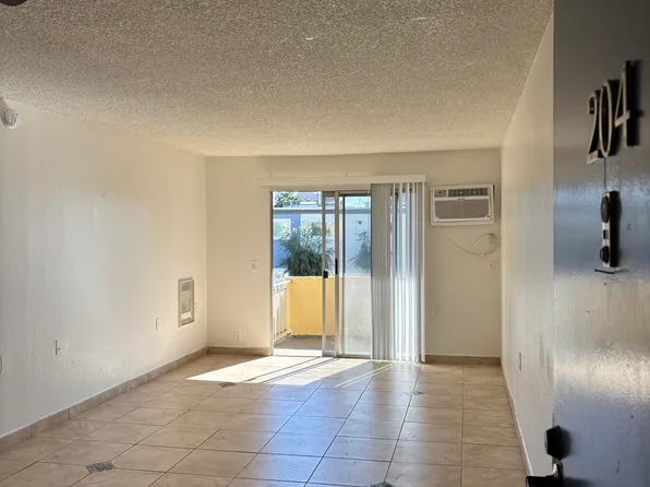 7521 Simpson Ave #204, North Hollywood, CA 91605