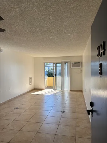 7521 Simpson Ave #204 Photo 1
