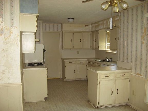 5th image of 8 Mullaney Dr