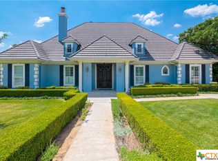 606 Oak Shadow, Seguin, TX 78155