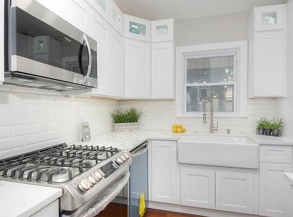 4th image of 421 Dover Dr