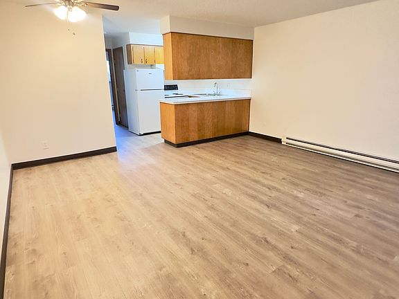 3rd image of 945 NW Circle Blvd #24