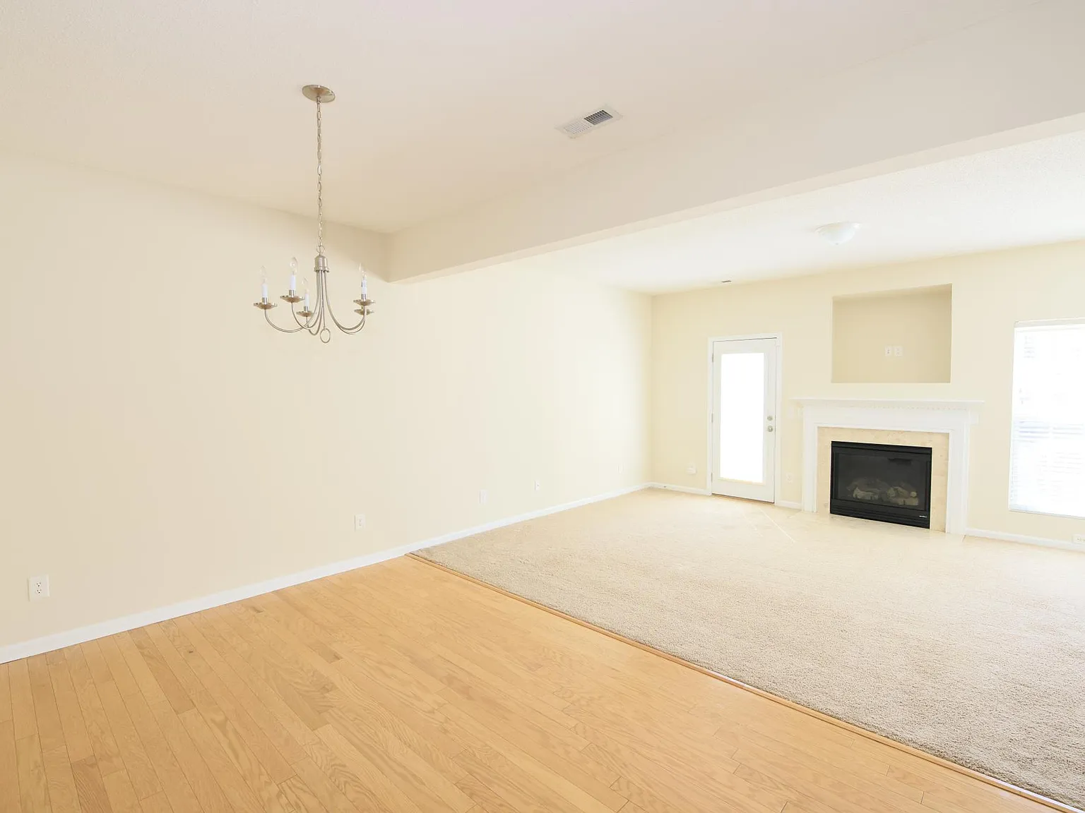 2 bed, 2.5 bath, 1448 sqft, $2,100 — Photo 2
