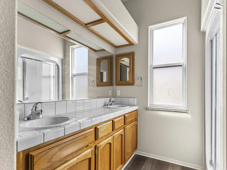10621 Tivoli Ct — Photo 22