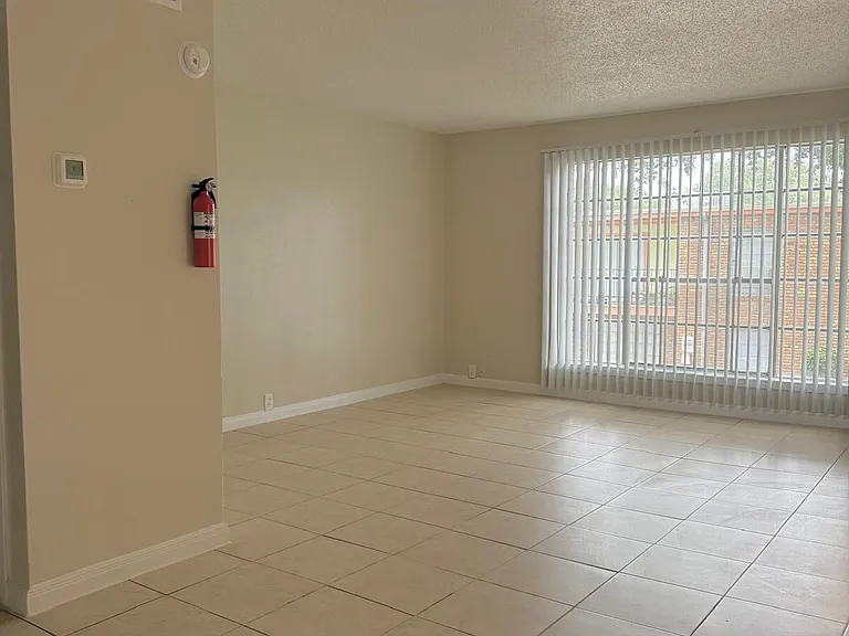 Southern Oaks Apartments — Photo 64