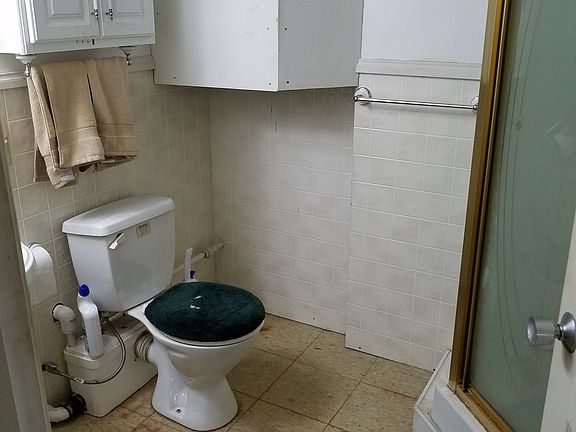 lower floor bathroom