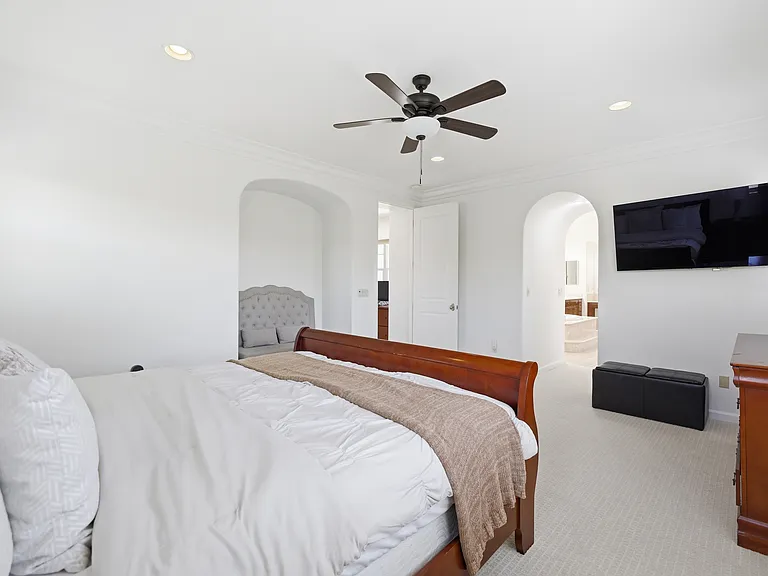 Bedroom 1 (Master)