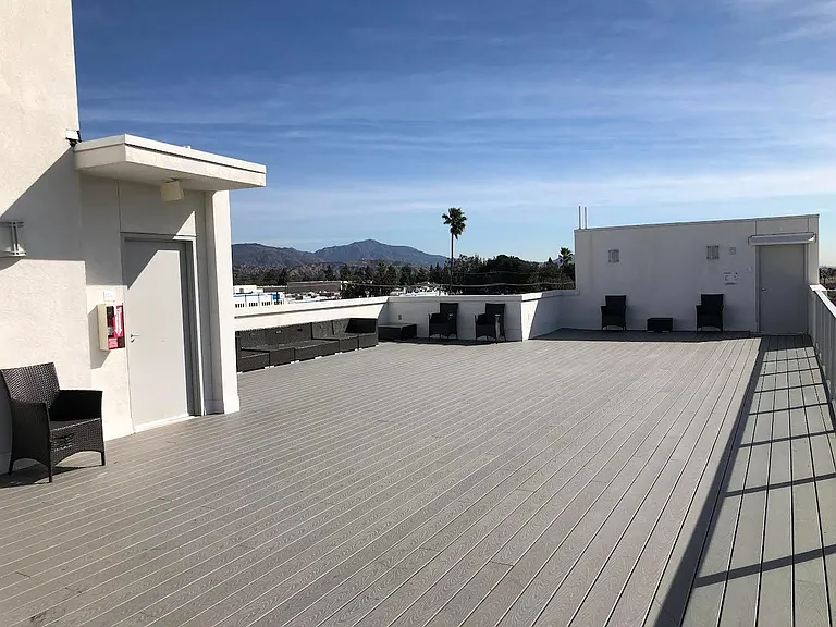 Rooftop for tenants.