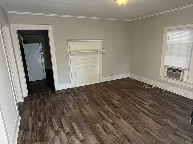 604 E Church St — Photo 3