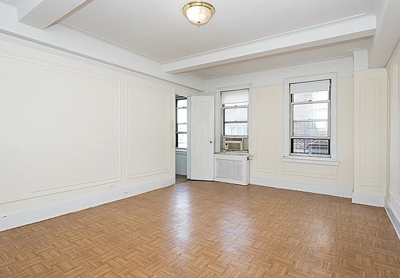 2nd image of 304 W 75th St APT 5B