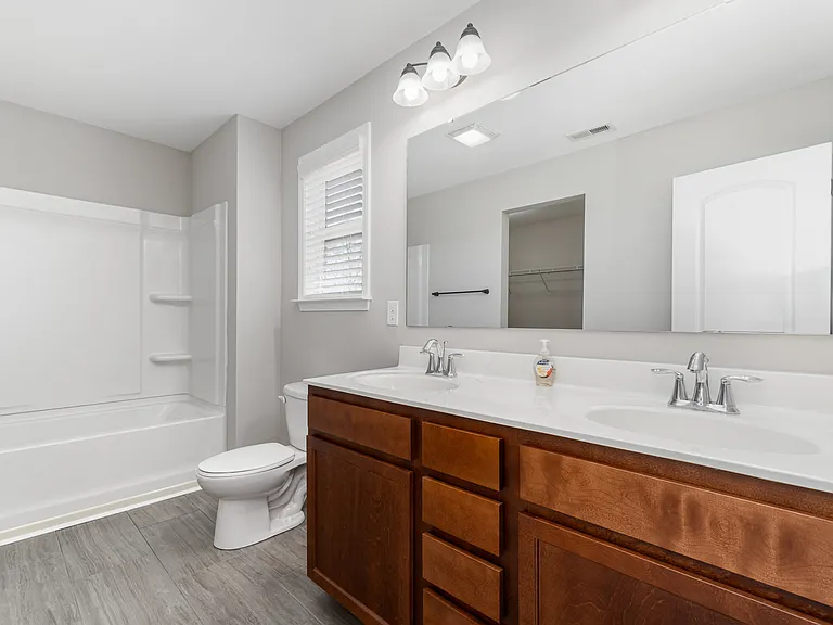 3390 Saddlebrook Dr — Photo 15