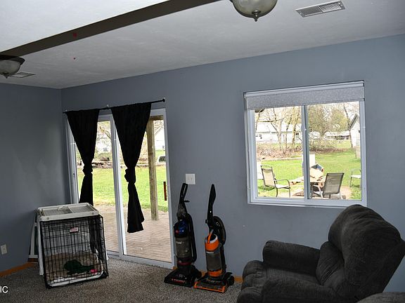4th image of 525 Birch Run St