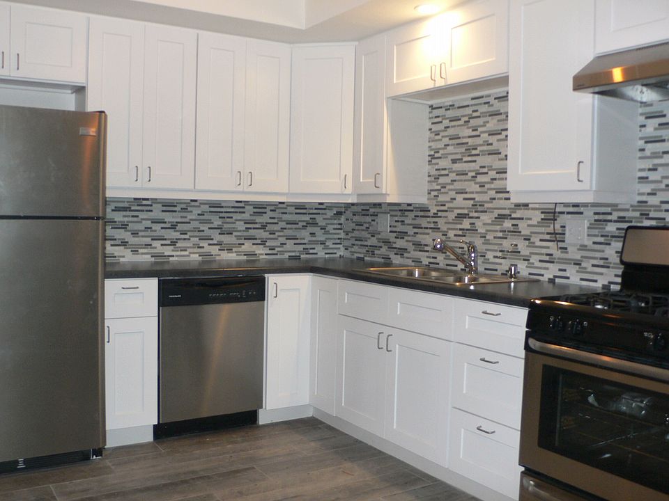 1st image of 155 Holly Ave APT 1