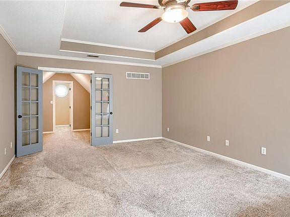5th image of 101 SE Carolina Dr