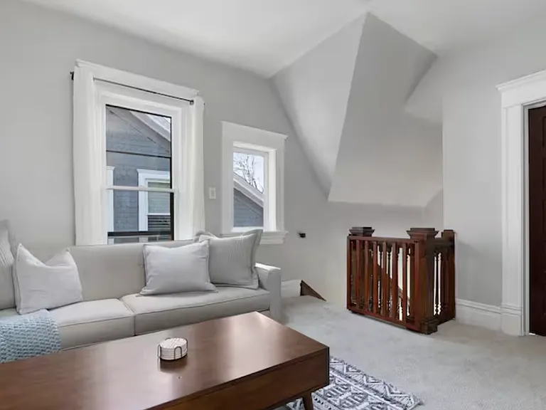 1216 W Franklin St — Photo 16
