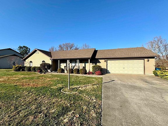 3rd image of 808 Cottonwood Ln