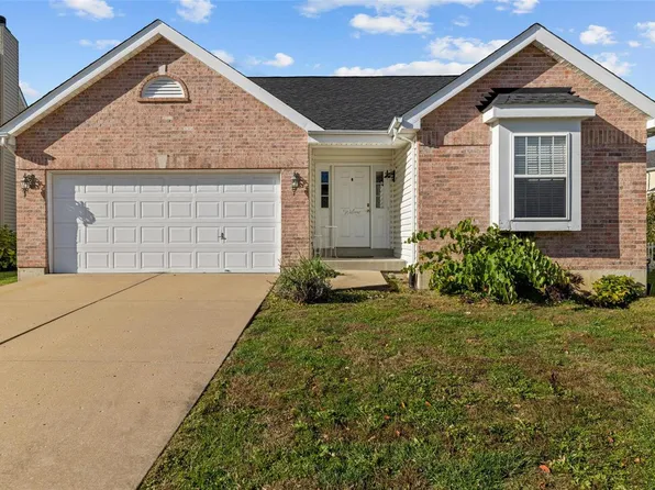 517 Parkland Place Dr, O'Fallon, MO 63366