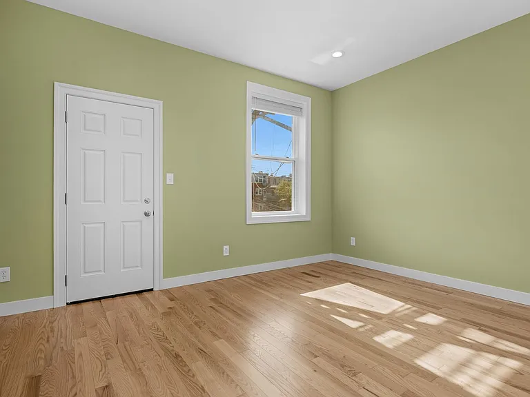 2931 N Calvert St — Photo 13