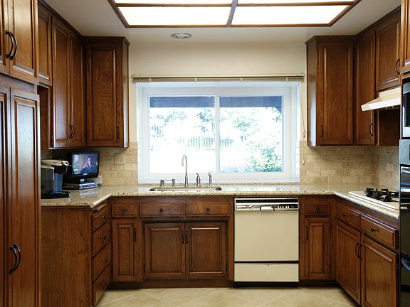 5th image of 3709 Sunset Knolls Dr