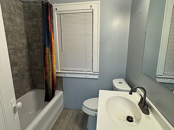 5th image of 2637-2639 Tuxedo Ave