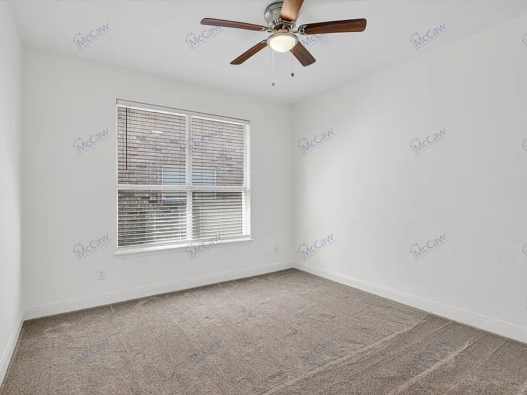 2405 Loreto Dr — Photo 10