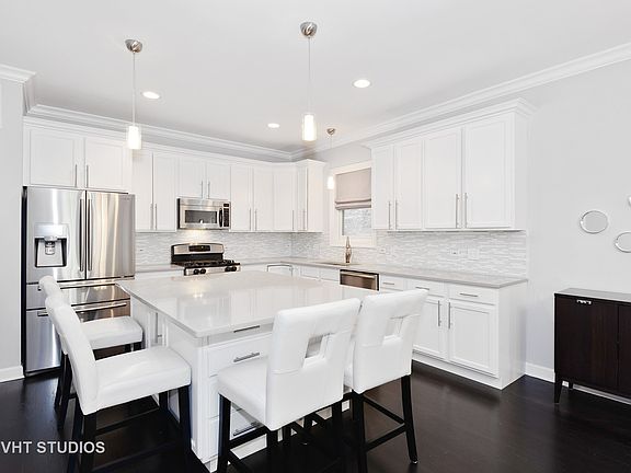 5th image of 3019 N Damen Ave #1