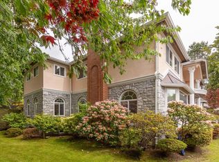 1989 W 52nd Ave, Vancouver, BC V6P 1J6