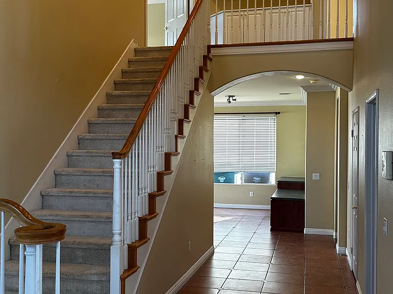 894 Sausalito Dr — Photo 9