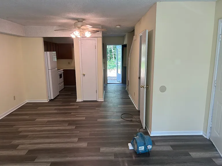 119 Montague Dr — Photo 7