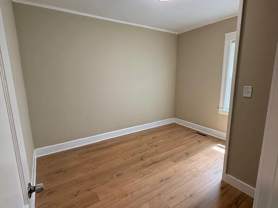 7 Brook St #1