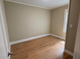 7 Brook St, Webster, MA