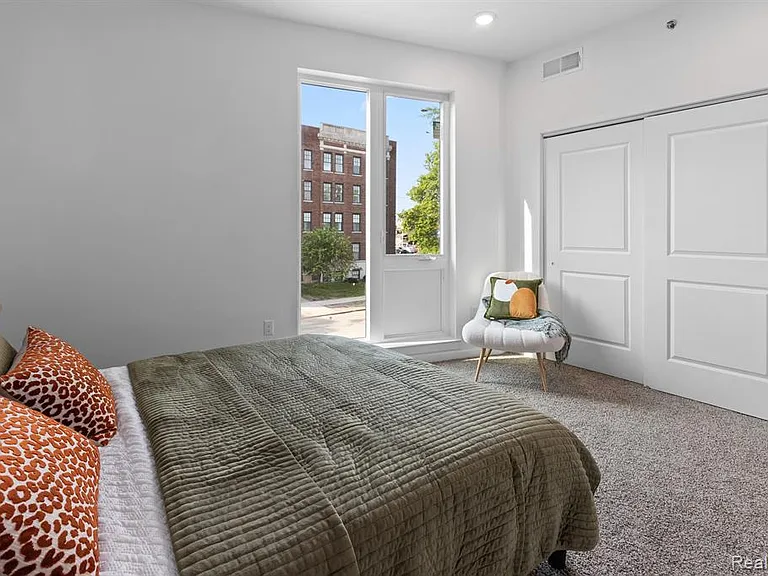 655 W Willis St #304 — Photo 19