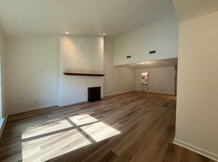 124 Hollyhill Ln, Denton, TX 76205