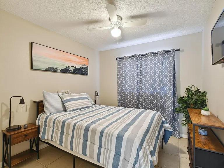 4818 Holiday Dr — Photo 12