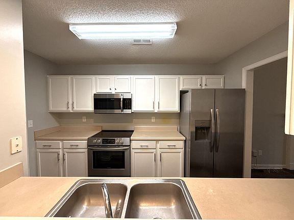 5th image of 6018 Patric Alan Ct