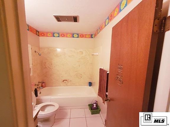 4th image of 318 Susan Dr