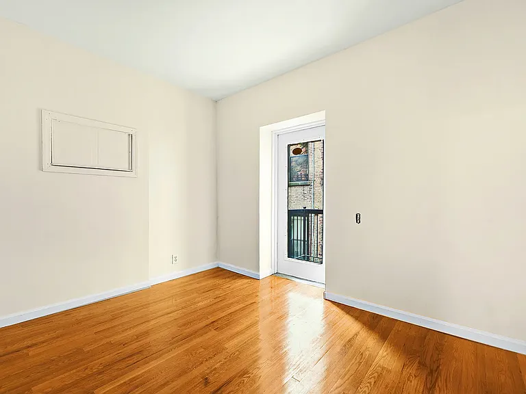226 E 25th St #3A — Photo 3