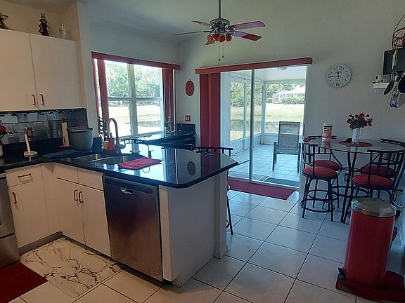 4th image of 414 NW Tuscany Court