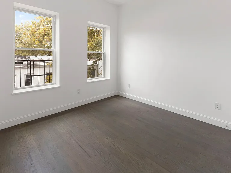 1736 E 4th St #2C — Photo 8