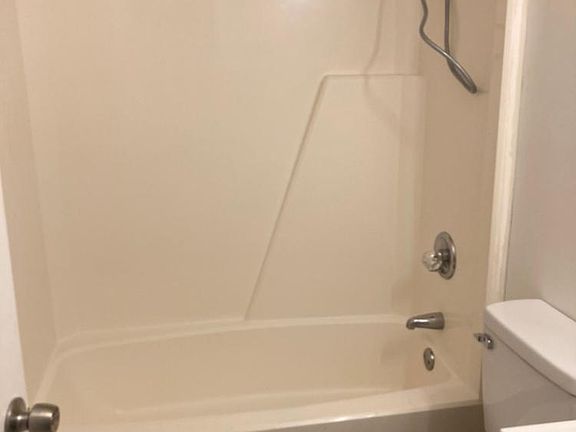 5th image of 536 Ashlawn Dr #6