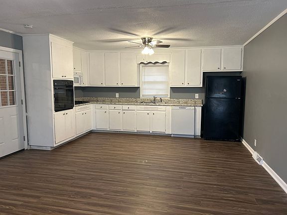 4th image of 159 Adamson Dr #243