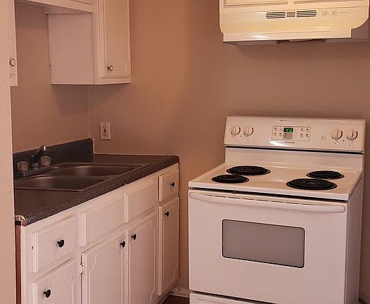 4th image of 1104 Victory Blvd APT 3