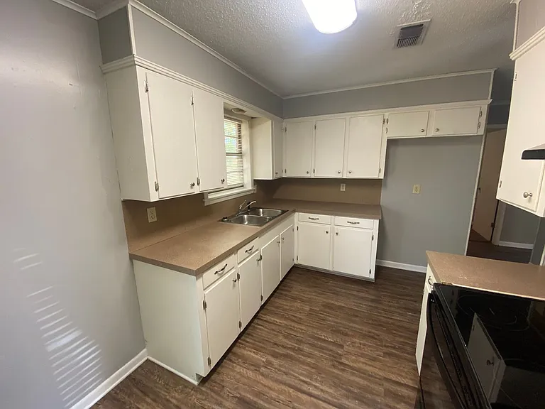 723 Bluebonnet Dr — Photo 8