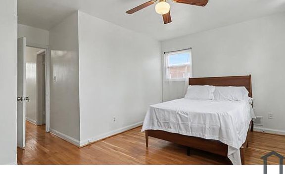 4th image of 34 Sheridan St NE