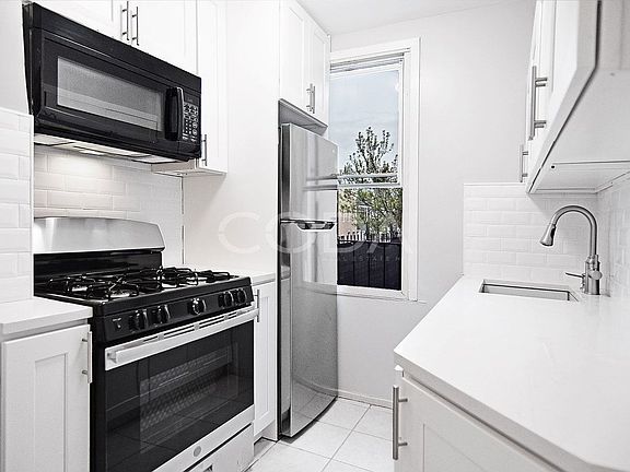 4th image of 184 Norman Ave #L2