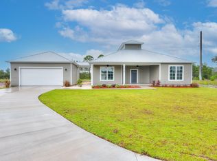 1707 Saint Georges Ct, Eastpoint, FL 32328