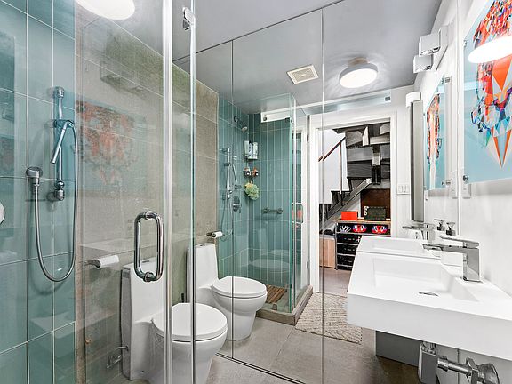 5th image of 228 E 18th St #1F
