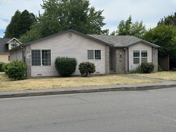 257 N Knights Bridge Rd, Canby, OR 97013