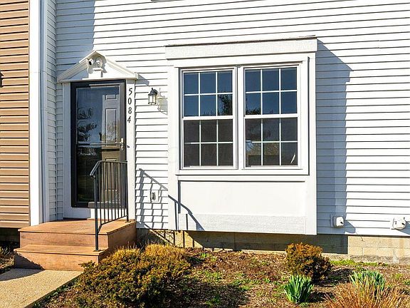 5th image of 5084 Singleton Dr